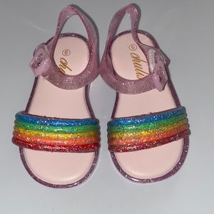 New, never worn Chulis little girls light up Rainbow jelly sandals